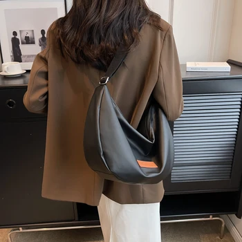 Новая мода, повседневная Однотонная текстура, искусственная кожа, Большая вместительная сумка через плечо на одно плечо, простые сумки-тоутеры для сотен пассажиров